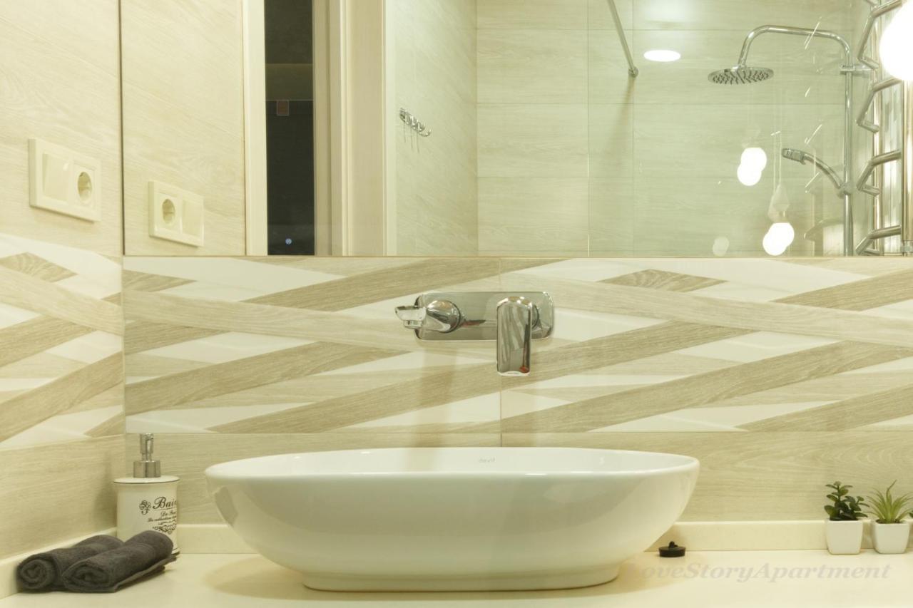 Luxury Apartments «Love Story» Ivano-Frankivsk Luaran gambar