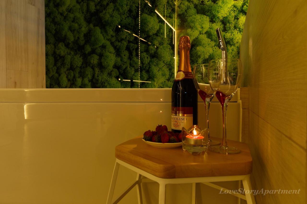 Luxury Apartments «Love Story» Ivano-Frankivsk Luaran gambar